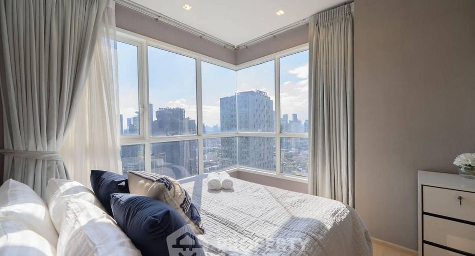 For rent 2 bedrooms condo in Watthana, Bangkok