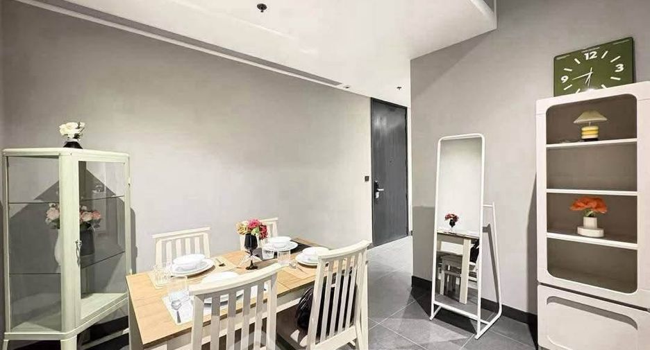 For rent 2 bedrooms condo in Sathon, Bangkok