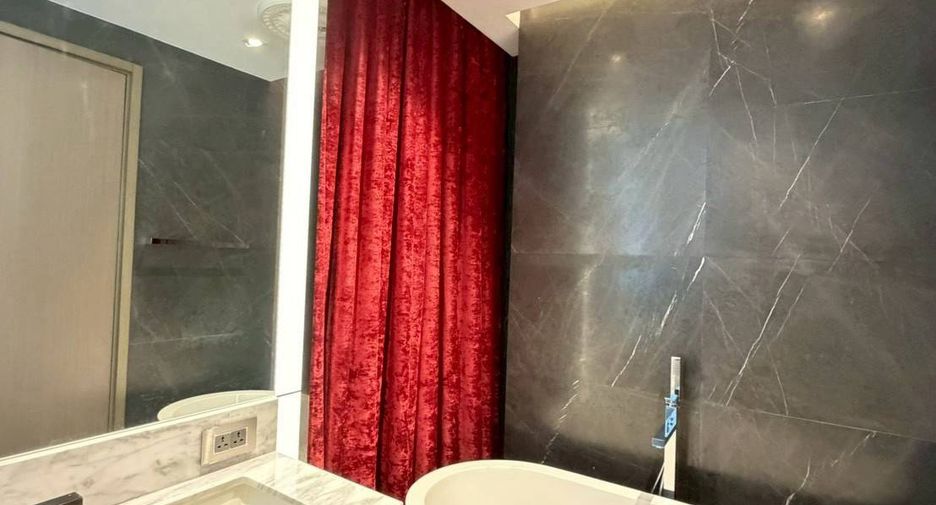 For rent 2 bedrooms condo in Watthana, Bangkok