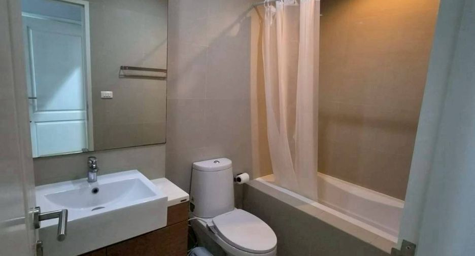 For rent 2 bedrooms condo in Khlong Toei, Bangkok