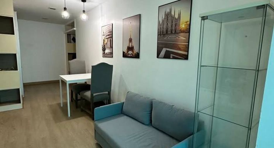 For rent 2 bedrooms condo in Huai Khwang, Bangkok