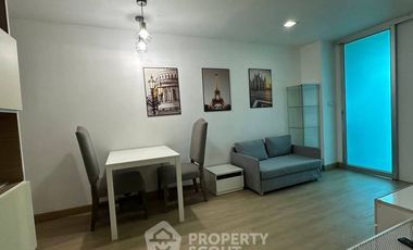 For rent 2 bedrooms condo in Huai Khwang, Bangkok