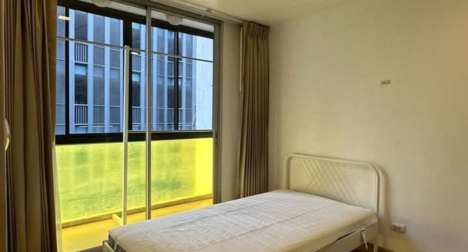For rent 2 bedrooms condo in Huai Khwang, Bangkok