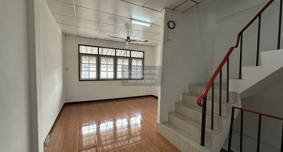 Reihenhaus zur Miete mit 3 Zimmer in Bangkok Yai, Bangkok