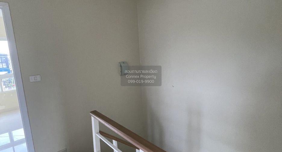 For rent 3 bedrooms townhouse in Suan Luang, Bangkok