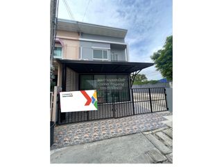 For rent 3 bedrooms townhouse in Suan Luang, Bangkok
