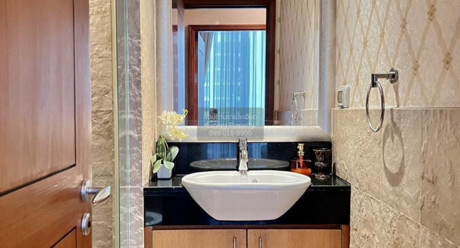 For rent 2 bedrooms condo in Sathon, Bangkok