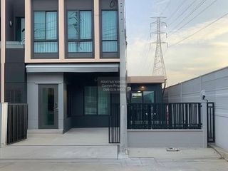 出租 3 卧室 联排别墅 在 Bang Phli, Samut Prakan