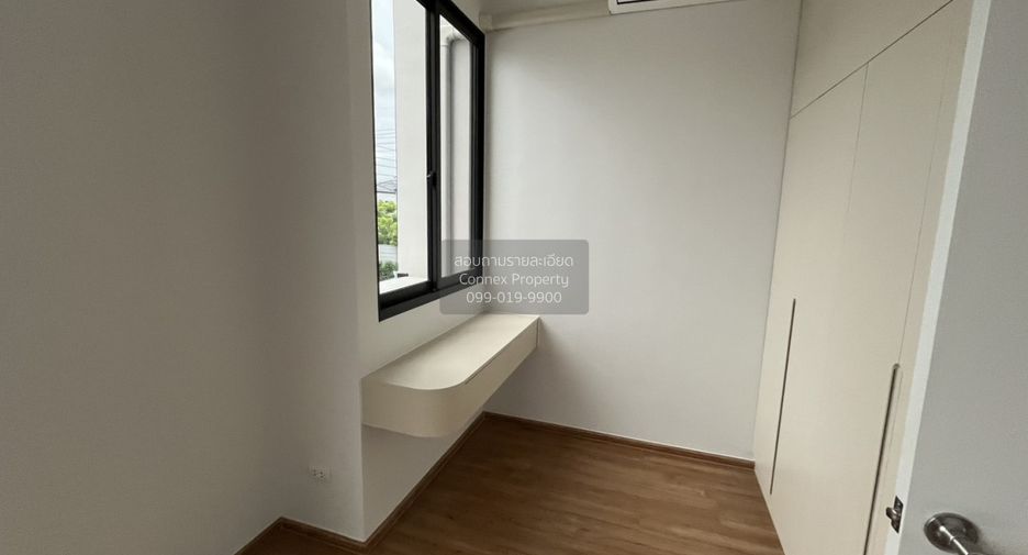 For rent 3 bedrooms townhouse in Bang Phli, Samut Prakan