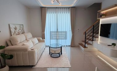 For rent 3 bedrooms townhouse in Bang Phli, Samut Prakan