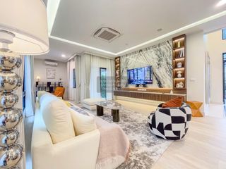 出租 4 卧室 独立屋 在 Saphan Sung, 曼谷
