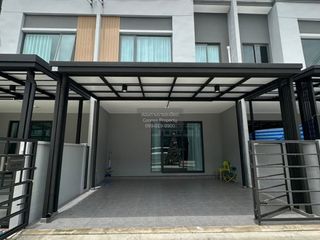 À louer 3 chambres maison de ville à Bang Phli, Samut Prakan