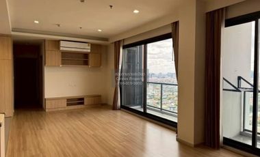 For rent 3 bedrooms condo in Phaya Thai, Bangkok