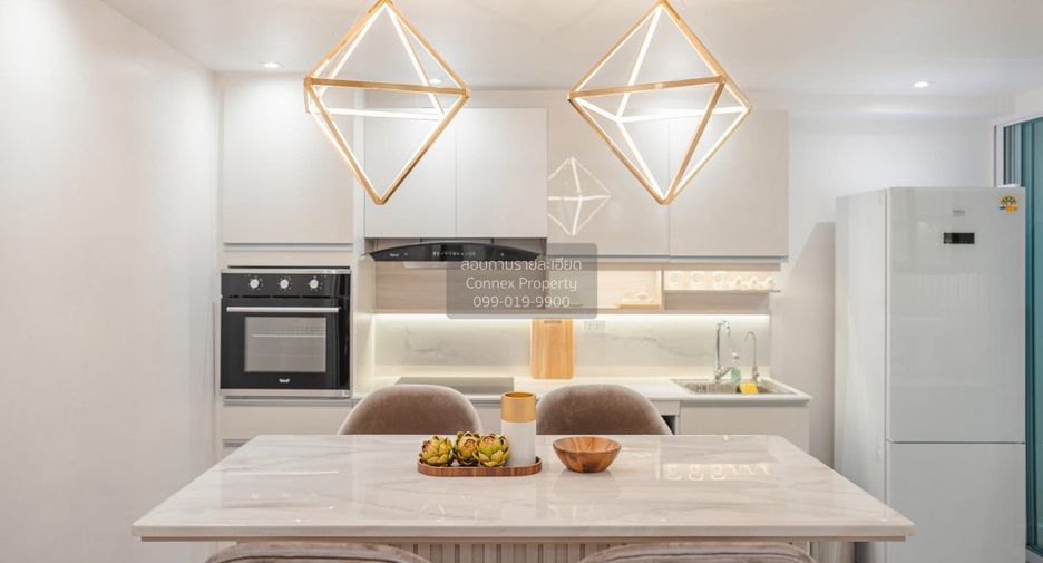 For rent 3 ベッドルーム condo in Yan Nawa, Bangkok