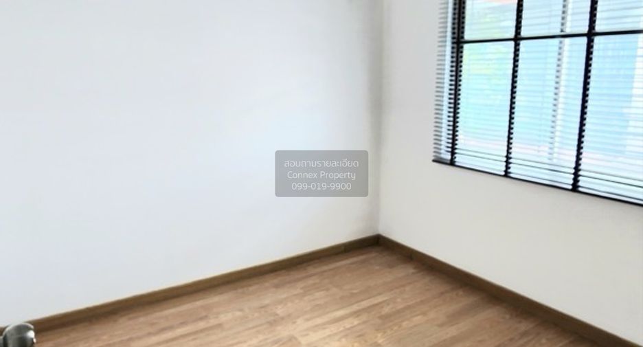 For rent 4 bedrooms townhouse in Lat Phrao, Bangkok