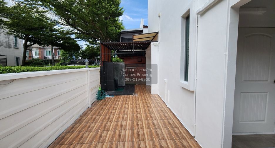 For rent 4 bedrooms townhouse in Lat Phrao, Bangkok