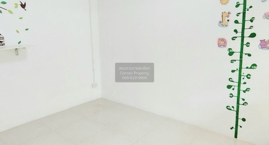 For rent 4 bedrooms townhouse in Lat Phrao, Bangkok
