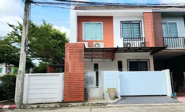 For rent 4 bedrooms townhouse in Lat Phrao, Bangkok