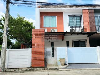 For rent 4 bedrooms townhouse in Lat Phrao, Bangkok