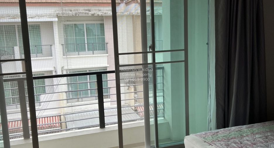 For rent 3 bedrooms townhouse in Chom Thong, Bangkok