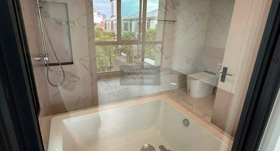 For rent 3 bedrooms townhouse in Chatuchak, Bangkok