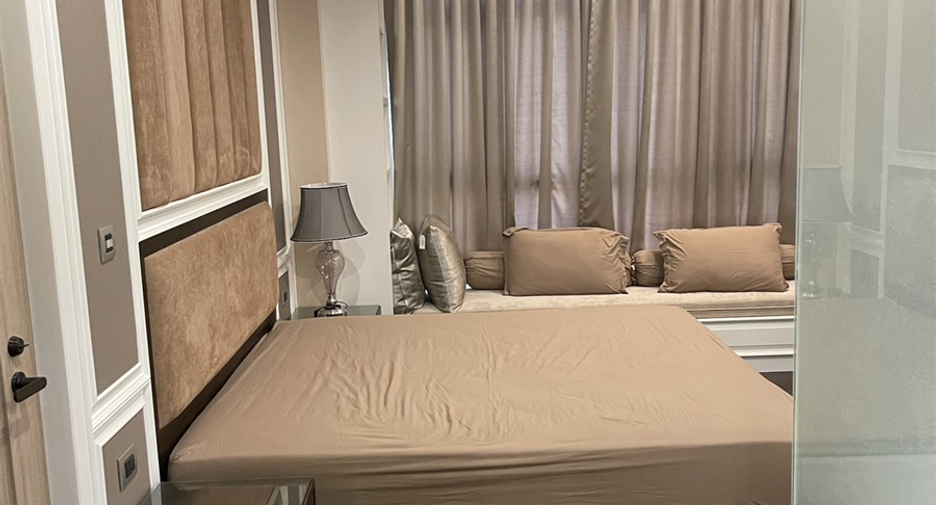 For rent 2 bedrooms condo in Khlong Toei, Bangkok