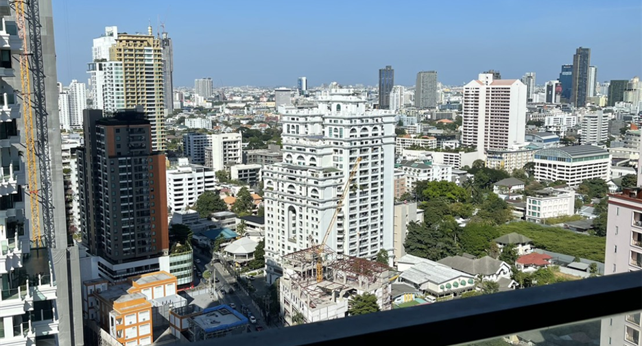 For sale 2 bedrooms condo in Khlong Toei, Bangkok