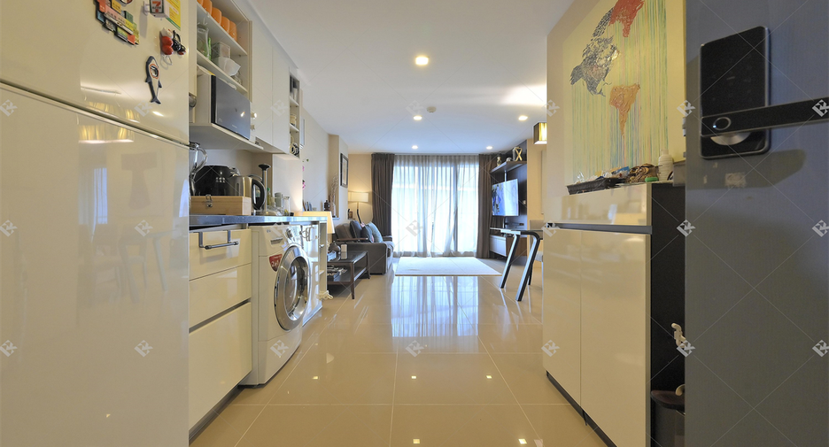 For rent 2 bedrooms condo in Khlong Toei, Bangkok
