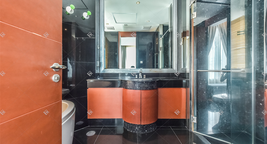 For rent 2 bedrooms condo in Sathon, Bangkok