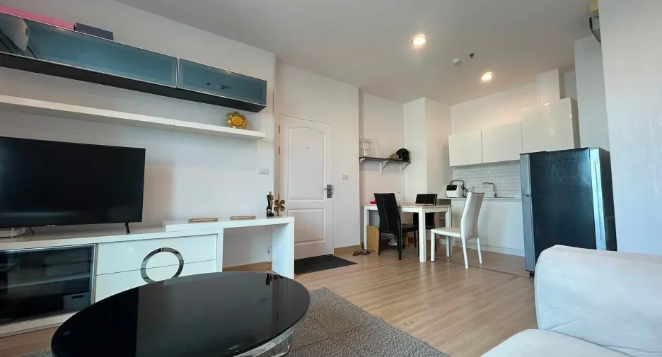 Wohnung zur Miete mit 2 Zimmer in Khlong San, Bangkok