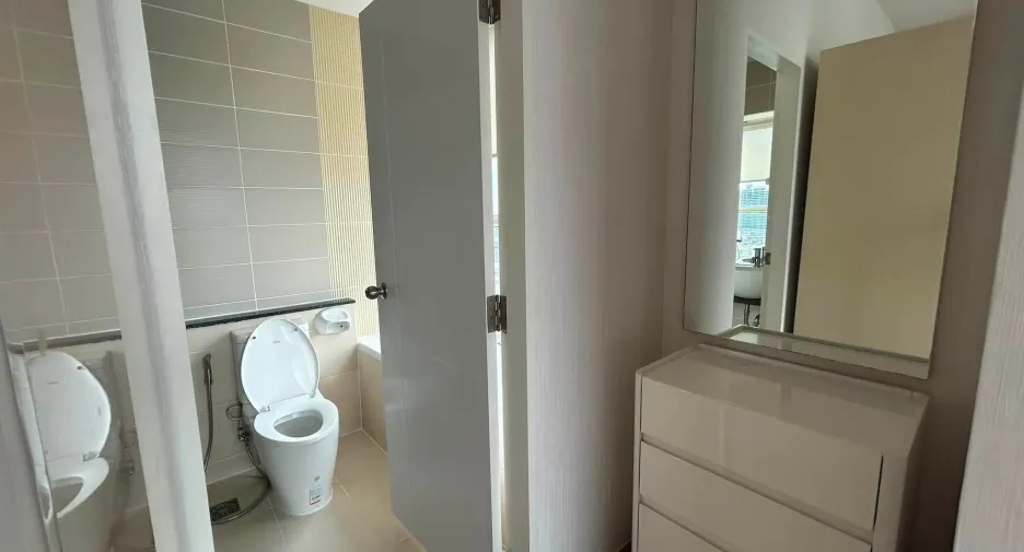 Wohnung zur Miete mit 2 Zimmer in Khlong San, Bangkok