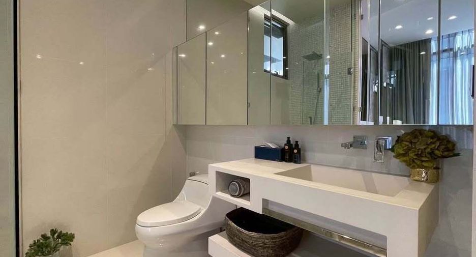 For rent 2 bedrooms condo in Khlong Toei, Bangkok