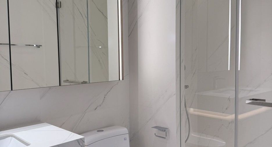 For rent 2 bedrooms condo in Sathon, Bangkok