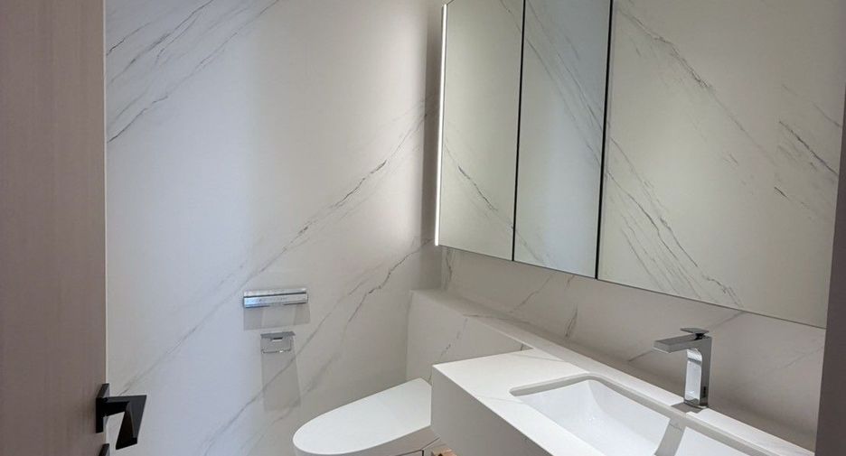 For rent 2 bedrooms condo in Sathon, Bangkok