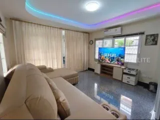Haus zur Miete mit 3 Zimmer in Bang Lamung, Chonburi
