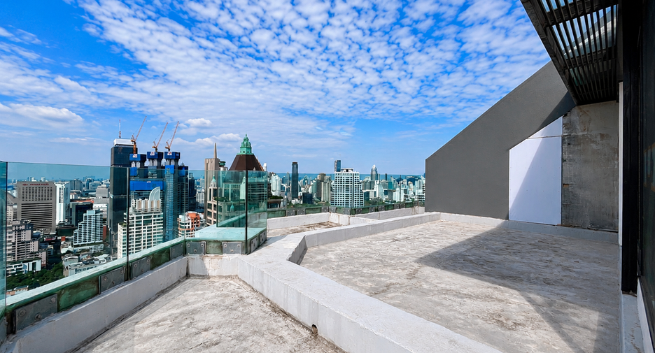 For sale 4 bedrooms condo in Sathon, Bangkok