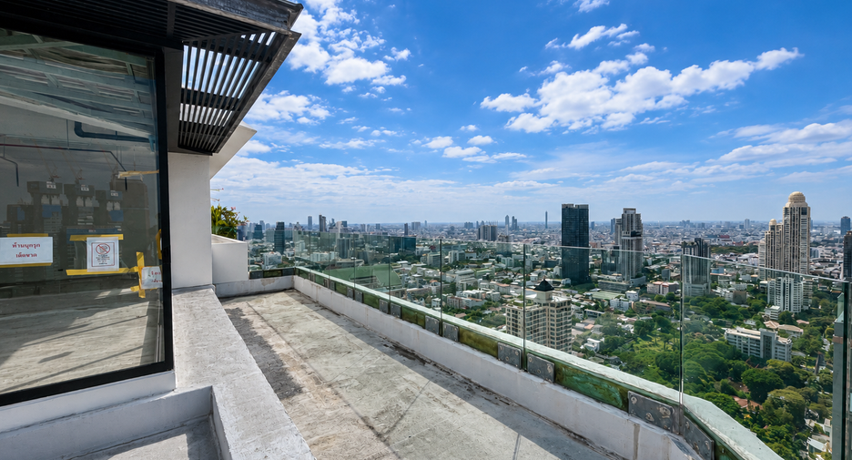 For sale 4 bedrooms condo in Sathon, Bangkok
