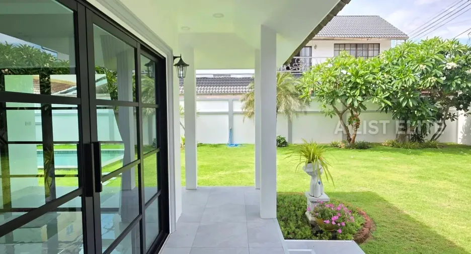 For sale 4 bedrooms house in Bang Lamung, Chonburi