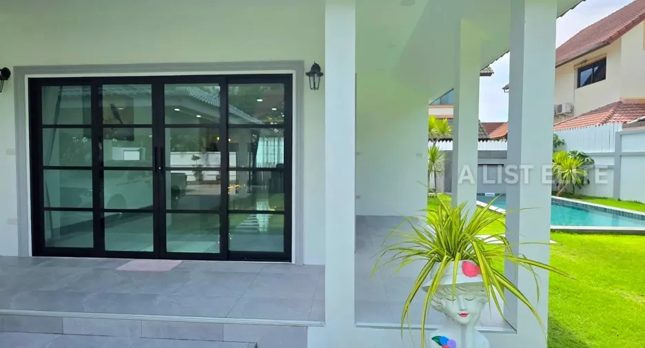 For sale 4 bedrooms house in Bang Lamung, Chonburi