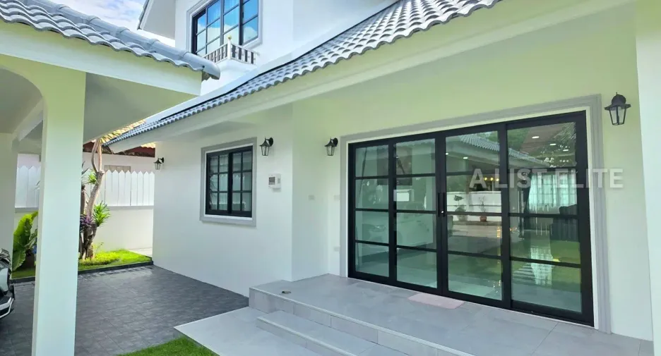 For sale 4 bedrooms house in Bang Lamung, Chonburi