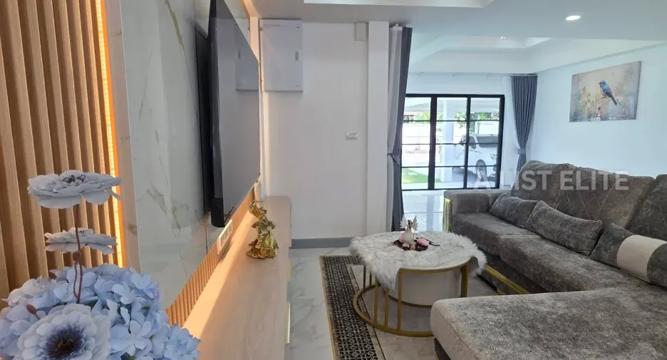 For sale 4 bedrooms house in Bang Lamung, Chonburi