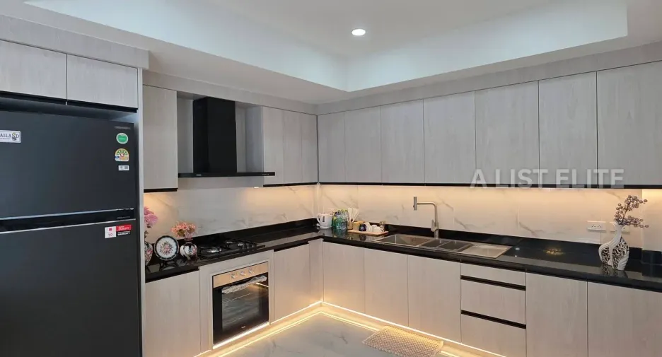 For sale 4 bedrooms house in Bang Lamung, Chonburi