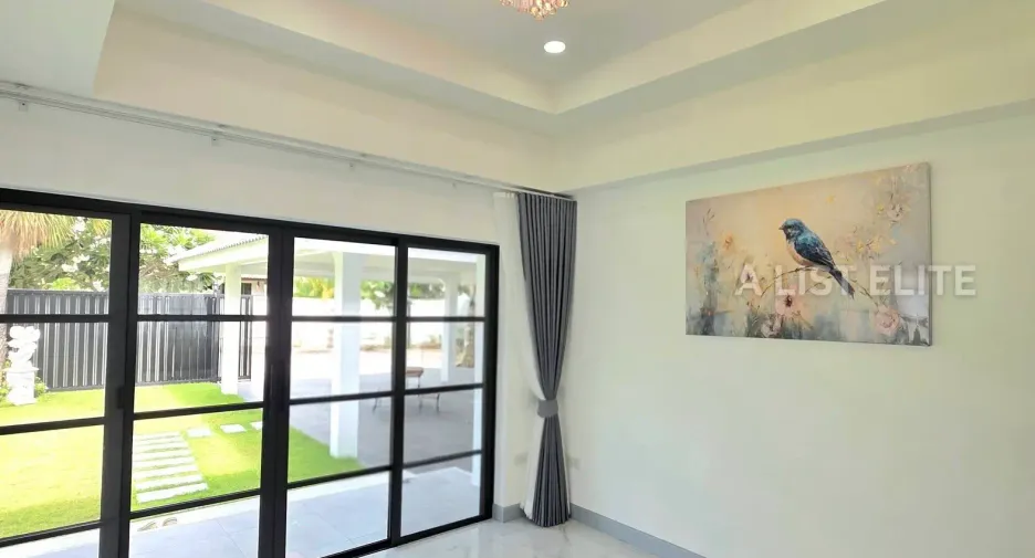 For sale 4 bedrooms house in Bang Lamung, Chonburi