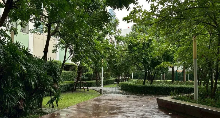 À vendre 1 chambre condo à Huai Khwang, Bangkok