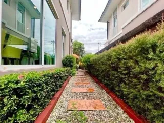 Haus zum Kauf mit 4 Zimmer in Suan Luang, Bangkok