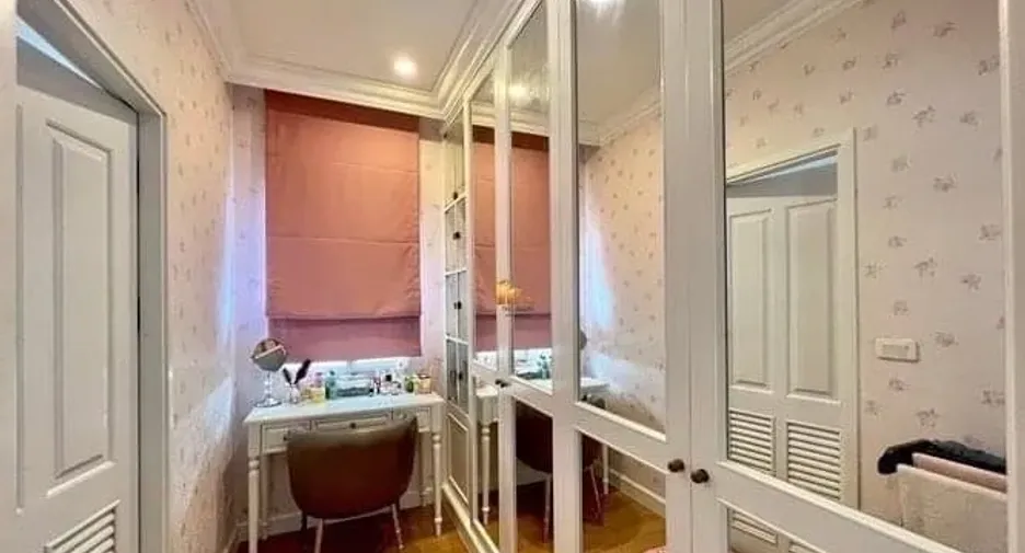 Haus zum Kauf mit 4 Zimmer in Suan Luang, Bangkok
