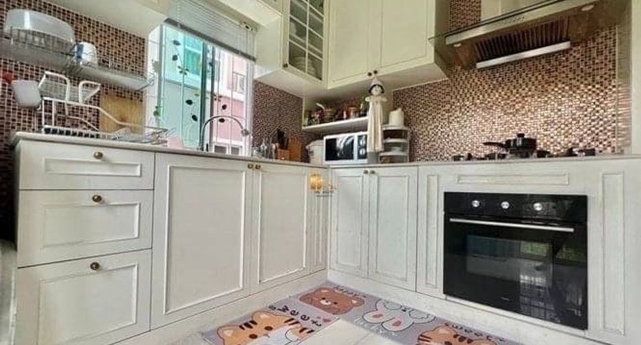 Haus zum Kauf mit 4 Zimmer in Suan Luang, Bangkok