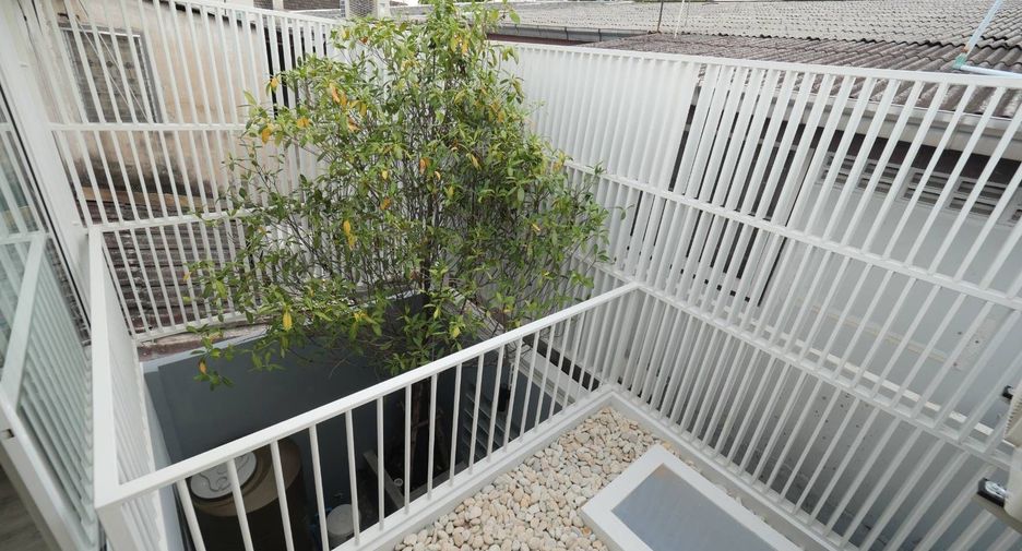 For sale and for rent 2 bedrooms townhouse in Suan Luang, Bangkok
