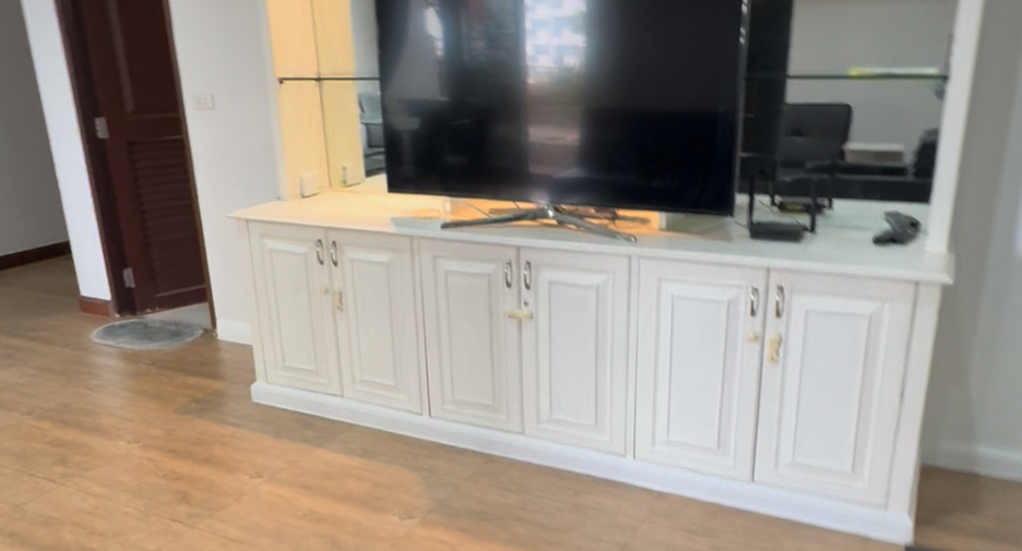 For rent 3 bedrooms condo in Suan Luang, Bangkok