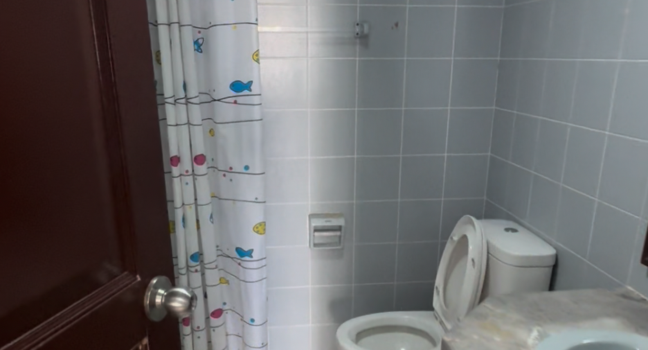 For rent 3 bedrooms condo in Suan Luang, Bangkok